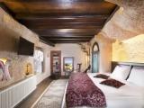 Family Cave Quadruple Suite