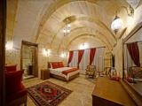 Jacuzzi and Fireplace Arch rooom