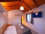 Bungalow with garden view