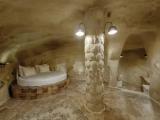 Honeymoon Suite