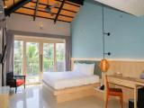 Deluxe Double room with balcony and with partial sea view