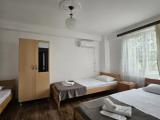 Economy Triple room with courtyard view