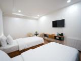 Standard Twin Basement room