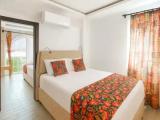 2 Bedrooms Standard Family room with garden view