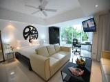 Deluxe Studio