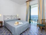 Deluxe room with partial sea view