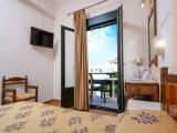 Standard Triple room with city view