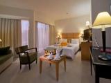 Junior Suite with pool view