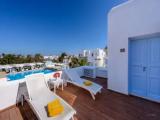 2 Bedrooms Family Suite with pool view