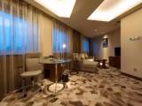 Suite with park view