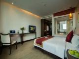 Deluxe Double room with partial view