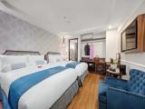Deluxe Triple room with city view