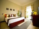 1 Bedroom Standard Family room with pool view