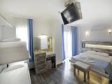 Standard Triple room with sea view