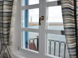 Standard Triple room with sea view