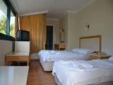 Standard Triple room with sea view