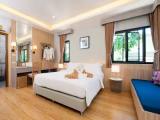 2 Bedrooms Standard Family room with view