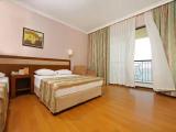 Standard Triple room with sea view