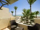 1 Bedroom Standard Family room with ocean view
