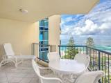 2 Bedrooms Apartment with ocean view
