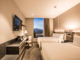 Traditional Guest Quadruple room with city view