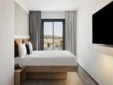 Moxy Double room with city view