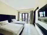 Deluxe Twin room with pool view