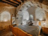 Double Cave Suite