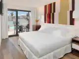 Double room with pool view