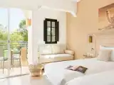 Twin room with mountain view