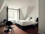 L Double room