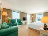 Kingsbury Double Suite with city view