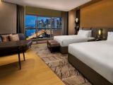 Premier Prestige Quadruple room with balcony and Marina Bay view