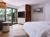 Double Suite pool side
