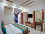 Deluxe Double room with city view