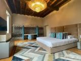 3 Bedrooms Luxury Sextuple Apartment