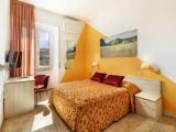 Elegant Standard Triple room
