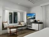 Pool Double Celes Suite beachfront