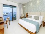 Interconnected Superior room oceanfront