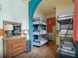 Sextuple room