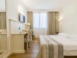 Double room with partial sea view