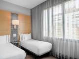 2 Bedrooms Quadruple Suite with street view