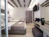 2 Bedrooms Family room