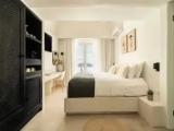 Deluxe Quadruple room with Caldera View