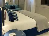Suite with balcony and overlooking the Promenade