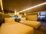 Double Capsule Suite