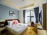Deluxe Double room with city view