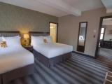 Family Sextuple Suite