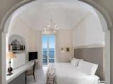 Comfort room with sea view