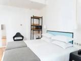 Connecting room
